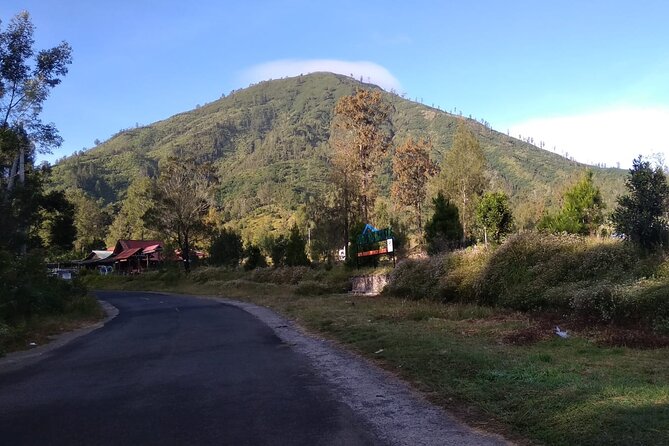 Ijen Crater Tour From Bali 1 Day - Seeing sulfur miners at work