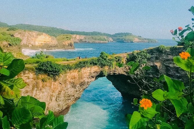 Instagram Iconic Nusa Penida Tour (All-Inclusive) - Atuh Beach and its natural rock arch