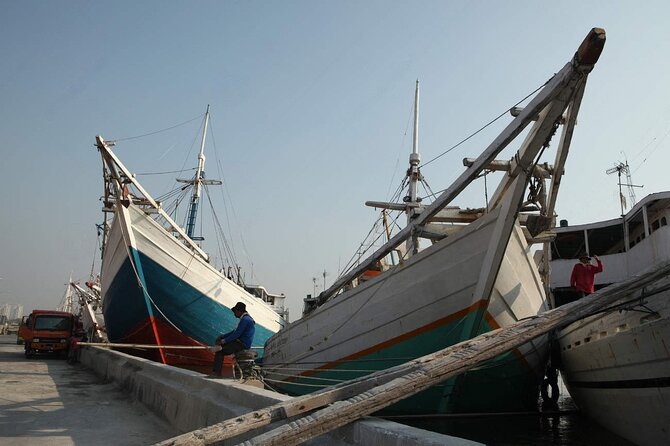 Jakarta Full-Day Highlights Tour with Transfer - Sunda Kelapa Harbor finishes with wooden schooners