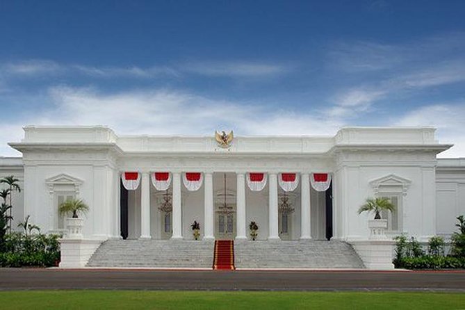 Jakarta Half-Day Guided Tour with a Private Fun Local Host - Starting at the Selamat Datang Monument