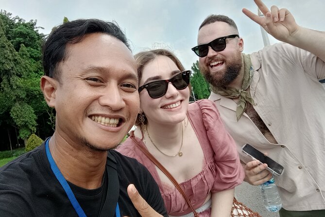 Jakarta Half-Day Sightseeing Tour To Modern City and Old Town - Selamat Datang Monument and modern Jakarta