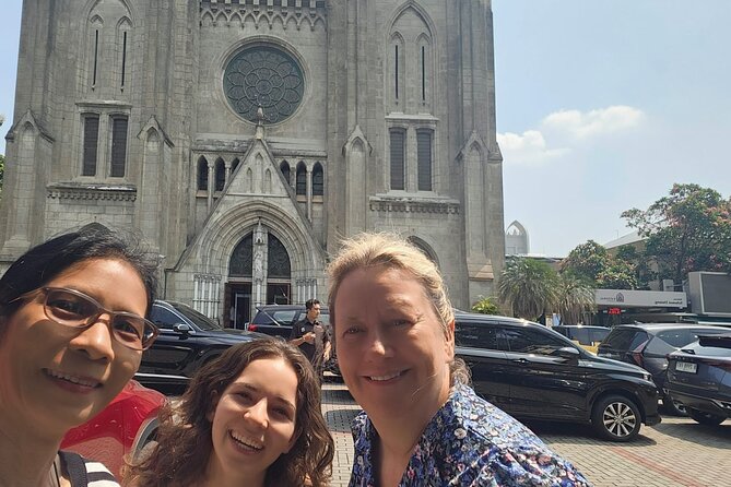 Jakarta Half Day Visit The Monument with Highlight City Tour - Why this compact Jakarta route works