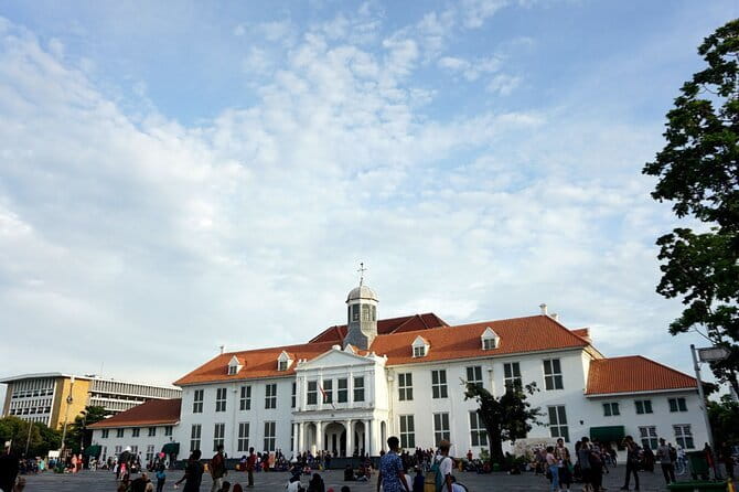 Jakarta Highlight Places with Multilingual Guide - Key points at a glance