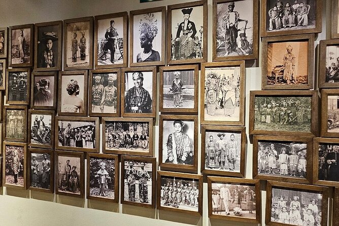 Jakarta: Miniature Park, National Museum & Traditional House Tour - Merdeka Square and the Monas photo stop
