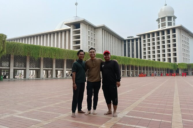 Jakarta Night Tour with Dinner at Café or Food street - Two hours in Jakarta Old Town