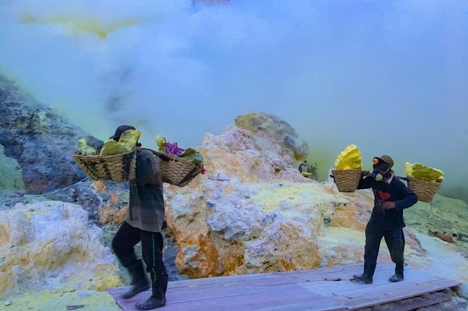 Kawah Ijen Blue Fire Tour - Share Package - The midnight schedule and one-hour ride to Paltuding