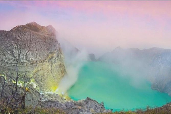 Kawah Ijen Midnight Tour (1 Day) - Seeing the blue flame before sunrise