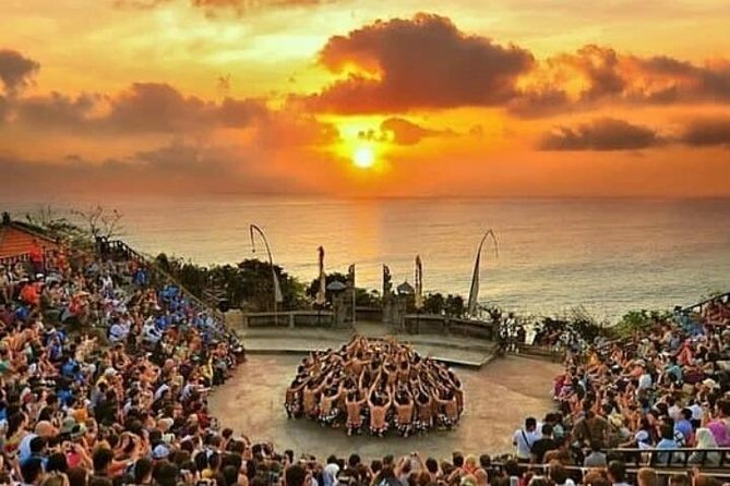 Kecak fire dance and uluwatu temple tour - free wifi - Jimbaran Beach and the dinner decision