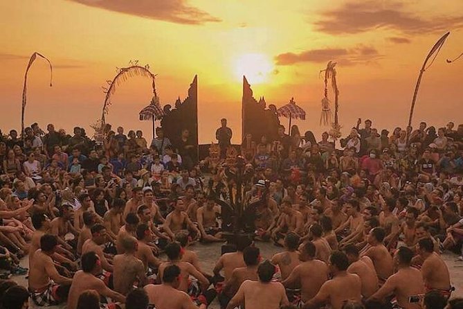 Kecak fire dance and uluwatu temple tour - free wifi - Who will enjoy this tour most?