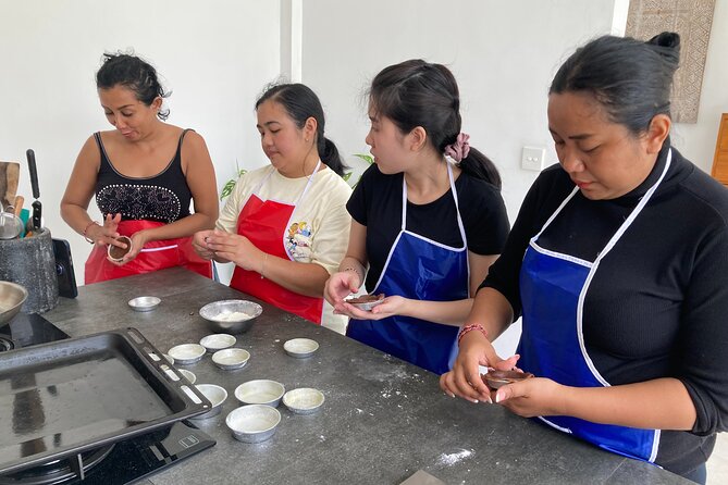 Kerobokan French Pastry and Bakery class for Adult - The hands-on finish: shaping and decorating