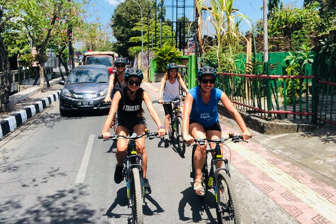 Kotagede Royal Route - Cycling Tour - Meeting the Mataram past at the royal tombs