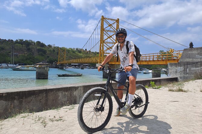 Lembongan Electric Bike tour - Devil’s Tears: a short stop with serious spray