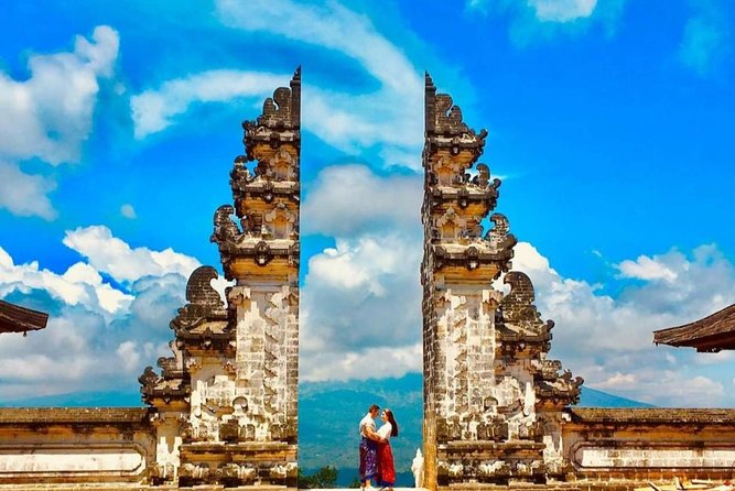 Lempuyang Temple Entrance Ticket All Inclusive - Temple etiquette and the difference between a photo stop and a holy place
