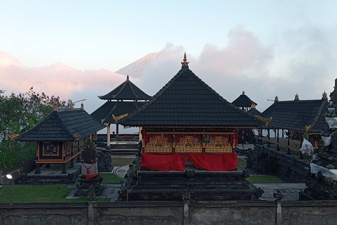 Lempuyang Temple Gate Heaven Tirta Gangga Private Guided Tour - Tirta Gangga, water gardens and royal history