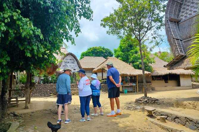 Lombok Tour For Cruise Passangers - Sukarara and the patient work of weaving