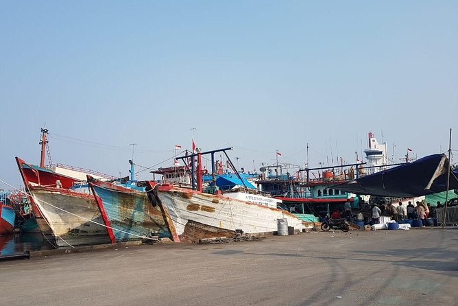 Look at Jakarta Local Experience Tour With Boating - Glodok Chinatown and Petak Sembilan Temple