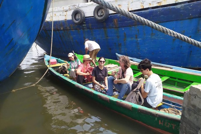 Look at Jakarta Local Experience Tour With Boating - Merdeka Square and the presidential palace