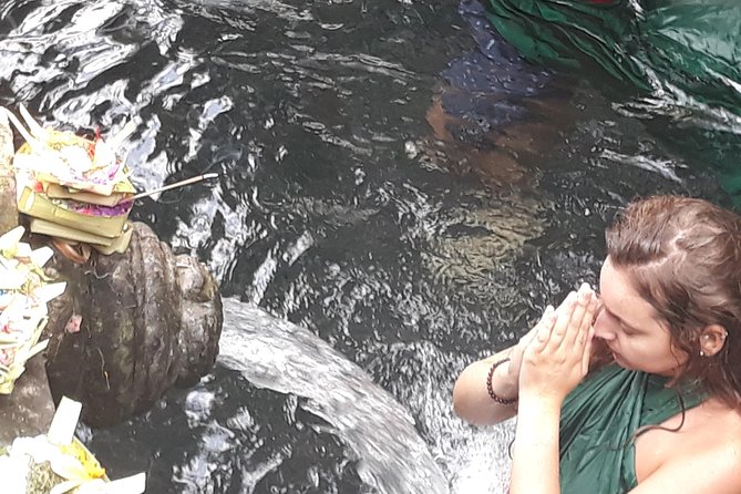 Magic Of Ubud Temple Swing And Waterfall Private Guided Tour - Tampaksiring village, tea, and a local pause