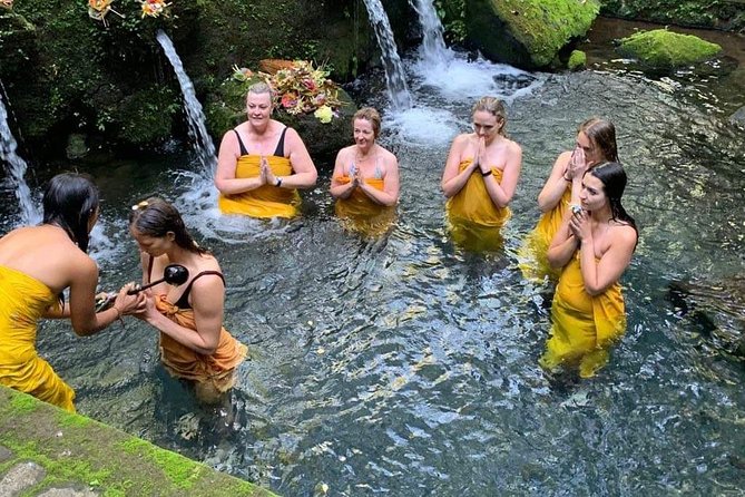 Meditate with a Shaman - Mengening Temple and the morning water ritual
