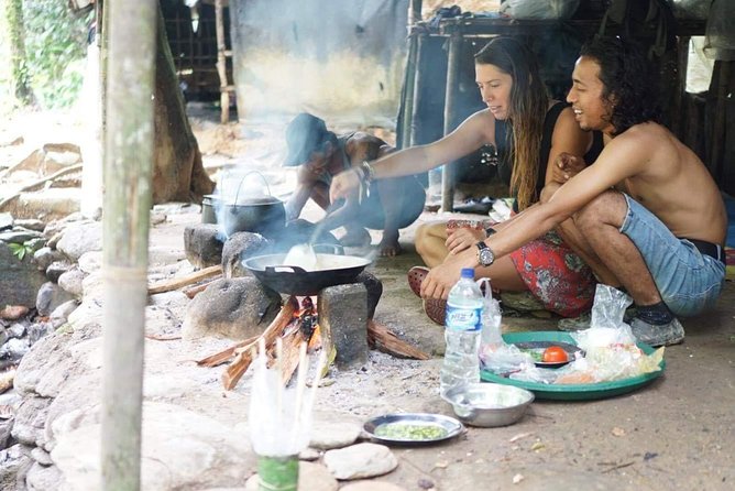 Monkey Business 3 days - 2 nights Jungle trekking (including rafting) - Starting in Bukit Lawang and entering Gunung Leuser
