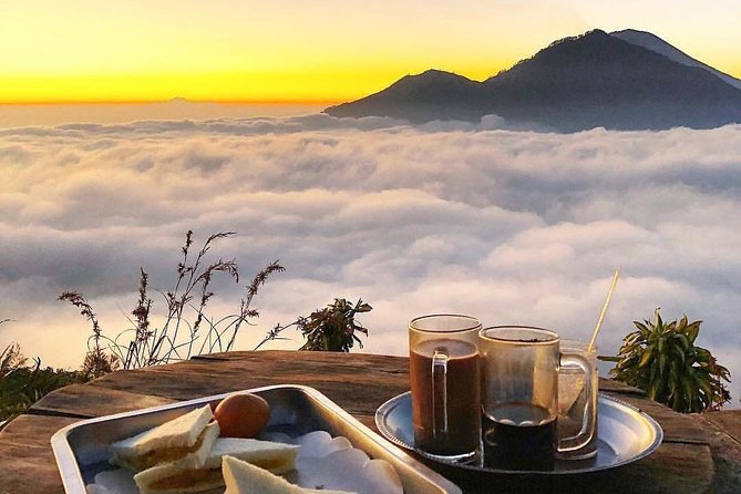 Mount Batur sunrise hike & white water rafting - Sunrise and breakfast at the crater rim