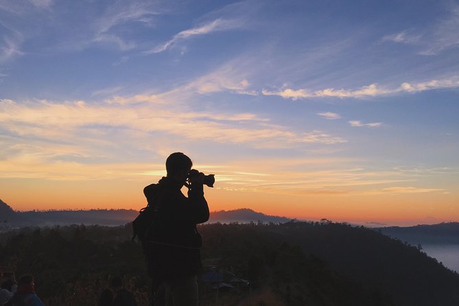 Mount Batur Sunrise Trekking Open Trip All-Inclusive - Walking around the crater after sunrise