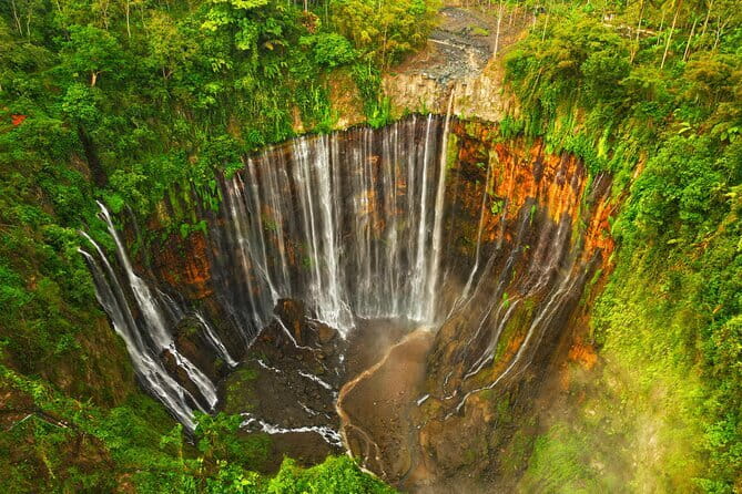 Mount Bromo & Ijen 2D1N Start from Malang & Surabaya Sharing Tour - The guides and the shared-tour feel