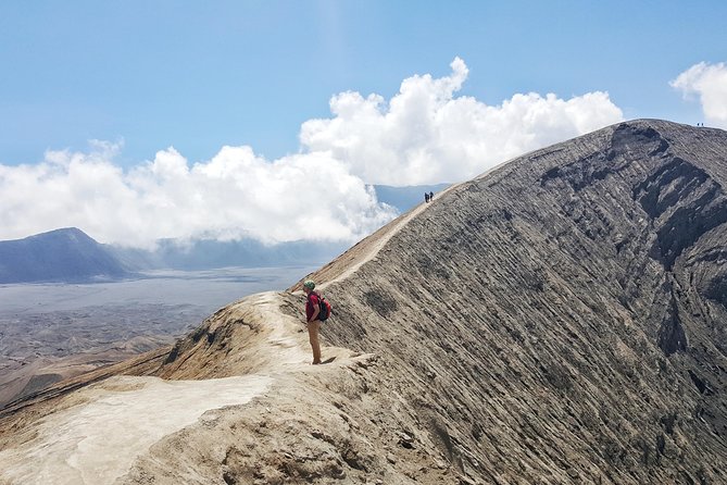 Mount Bromo Jeep Car Rental departure from MALANG - Bukit Cinta and Widodaren’s Dinosaurs Valley