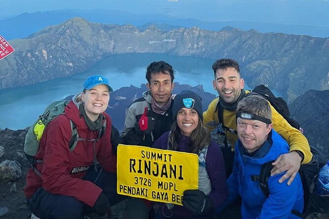 Mount Rinjani 2D 1N trekking to summit - Day one: the climb to Sembalun Crater Rim