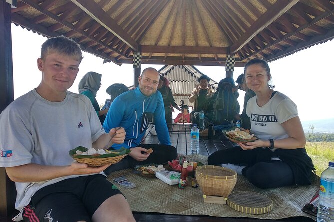 Mount Rinjani 3D2N Private Trek – Summit, Crater Rim & Hot Spring - Food, camping gear, and personal packing