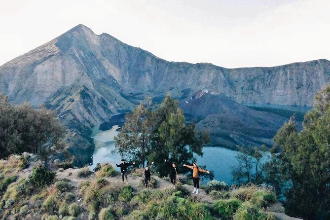 Mount Rinjani Hiking to summit( 2 Days 1 Night ) - Weather, booking, and practical limits