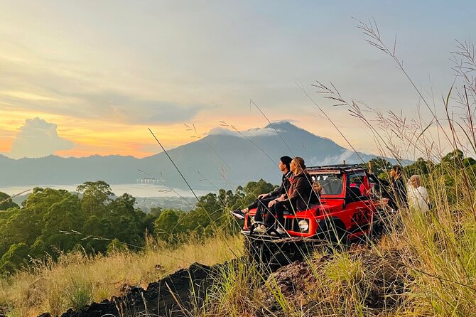 Mt Batur Sunrise Jeep With Breakfast - All Inclusive - Walking the crater rim and old lava
