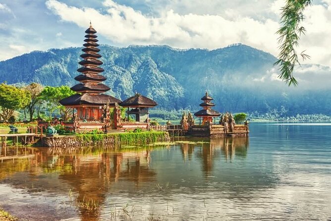 North Bali Hidden Gems Tour Ulun Danu Temple Twin Lakes Waterfall - Twin Lakes viewpoint over Buyan and Tamblingan