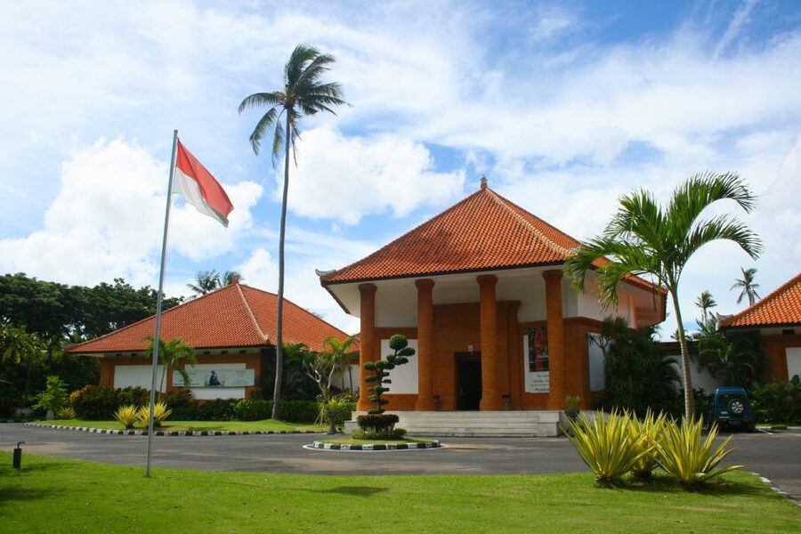 Nusa Dua: Museum Pasifika Admission Ticket with Audio Guide - The Western artists exhibition brings a surprise