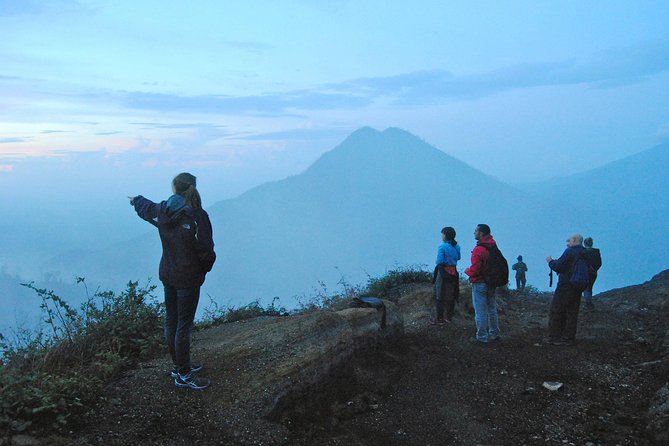 Overnight Mount Ijen Blue Fire Trek Tour From Bali (Private-All Inclusive) - The 2:00 am hike to Ijen Crater