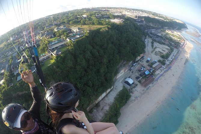 Paragliding Bali Nusa Dua cliff with Free Photo/Videos - A tandem flight that suits beginners