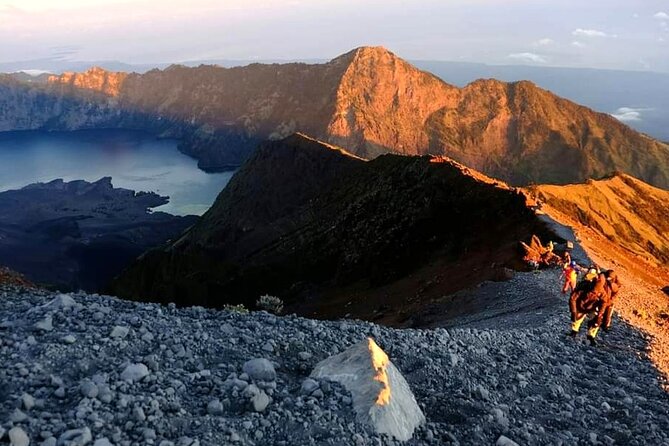 Popular Rinjani Trekking Tour Service To Summit For 2 Days Via Sembalun Trail - Camping at Sembalun Crater Rim