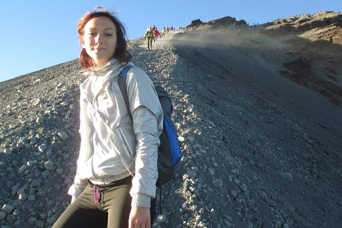 Popular Rinjani Trekking Tour Service To Summit For 2 Days Via Sembalun Trail - Guides, porters, and communication