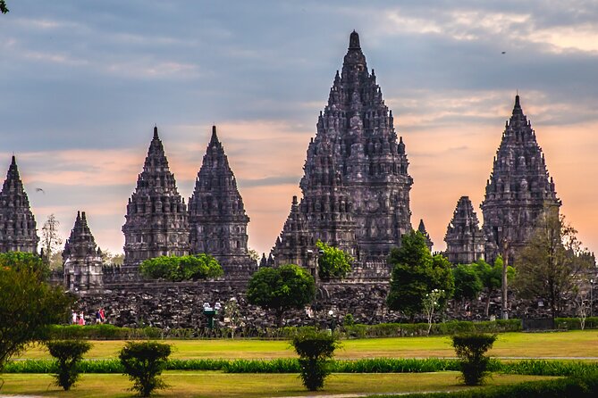 Prambanan Temple and Ramayana Ballet Show (VIP Seat with dinner) - Entering Prambanan after 3 p.m.