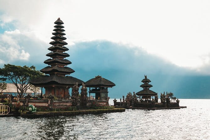 Private Bali Airport Transfer - Kuta, Seminyak, Jimbaran Area - Finding your driver at Ngurah Rai Airport