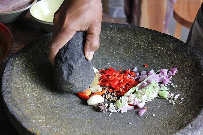 PRIVATE Balinese Cooking Class in Ubud with Dewa with Transfers - Entering the traditional family compound