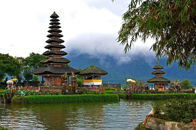 Private Full-Day Handara, Ulun Danu, Jatiluwih and Tanah Lot Tour - Ulun Danu Beratan beside the lake