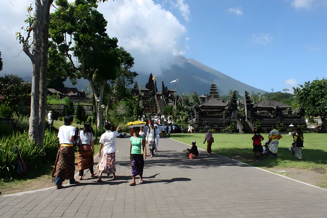 Private Full-Day Temple Tour: Bali Archaeology Tours - Kehen Temple: a calm first look at Bali’s sacred design