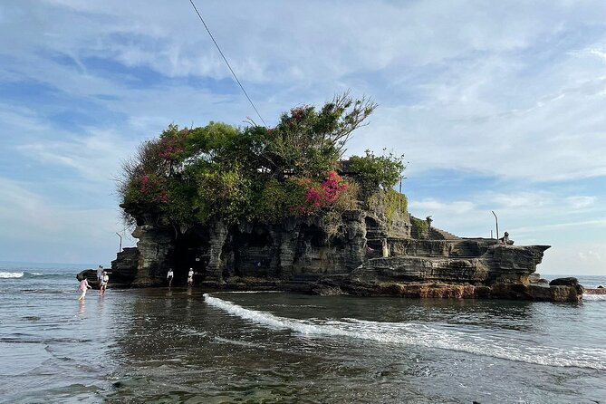 Private Full-Day Tour in Bali & FREE WIFI - South Bali’s beaches, cliffs, and giant Garuda