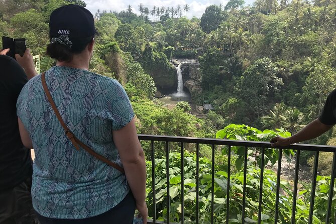 Private Full Day Tour to Ubud Highlights with Giant Swing - Tegenungan Waterfall: finish with water and fresh air