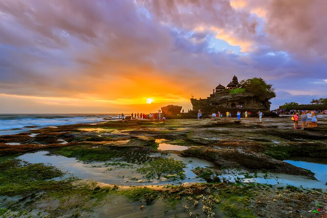 Private Full-Day Tour: Ulun Danu Beratan Temple, Jatiluwih and Tanah Lot Temple - Taman Ayun: a calm start among layered courtyards