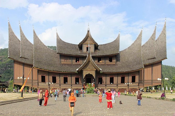 Private FullDay Jakarta Wonderfull Tour with Lunch & Souvenir - Monas and Merdeka Square: Jakarta’s national symbols