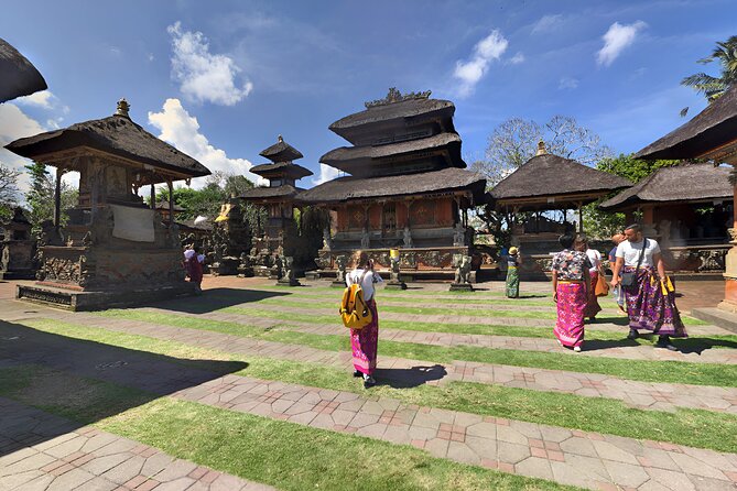 Private Half-Day Tour : Ubud Waterfall Tour Packages - Ubud Palace: A Short Look at Royal Bali