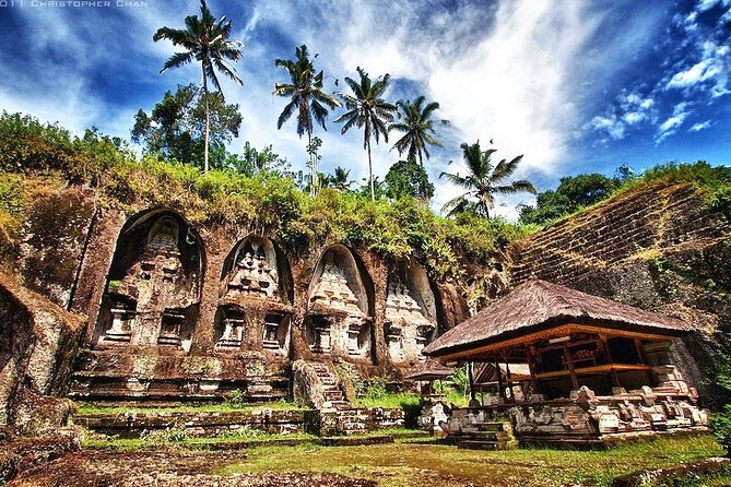 Private Inclusive Tour: The Best Of Ubud With Jungle Swing - Ubud Palace explains the town’s royal side