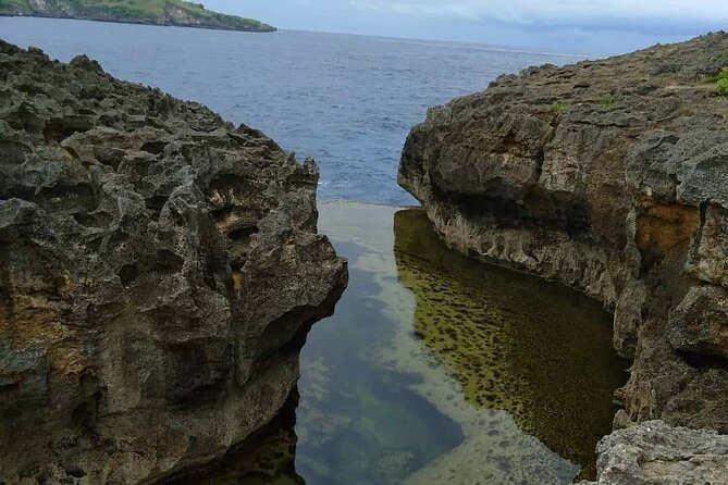 Private Nusa Penida Snorkeling Tour - Kelingking Beach before the lunch crowd